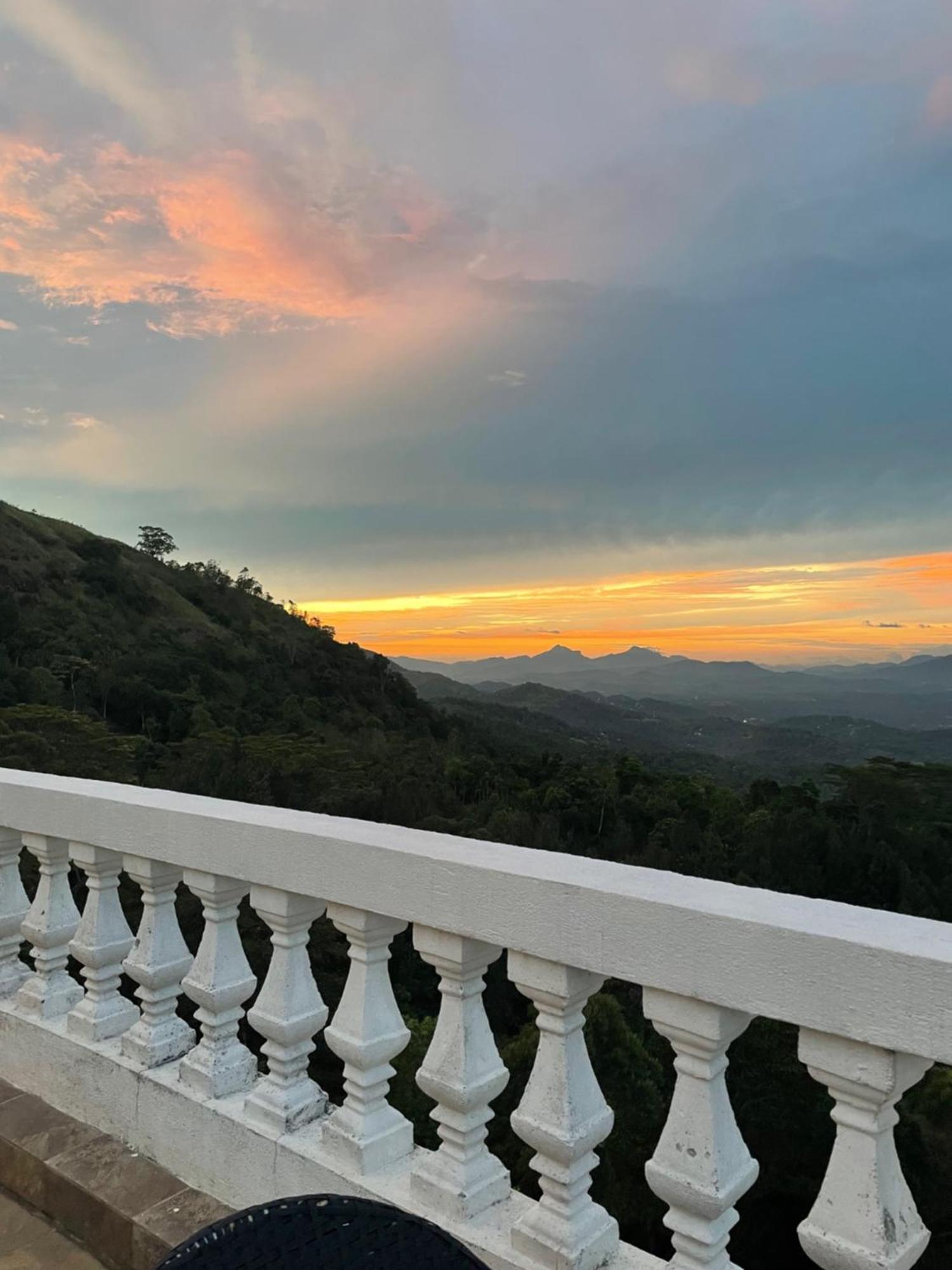 Bellwood Hills Resort & Spa Kandy Bagian luar foto